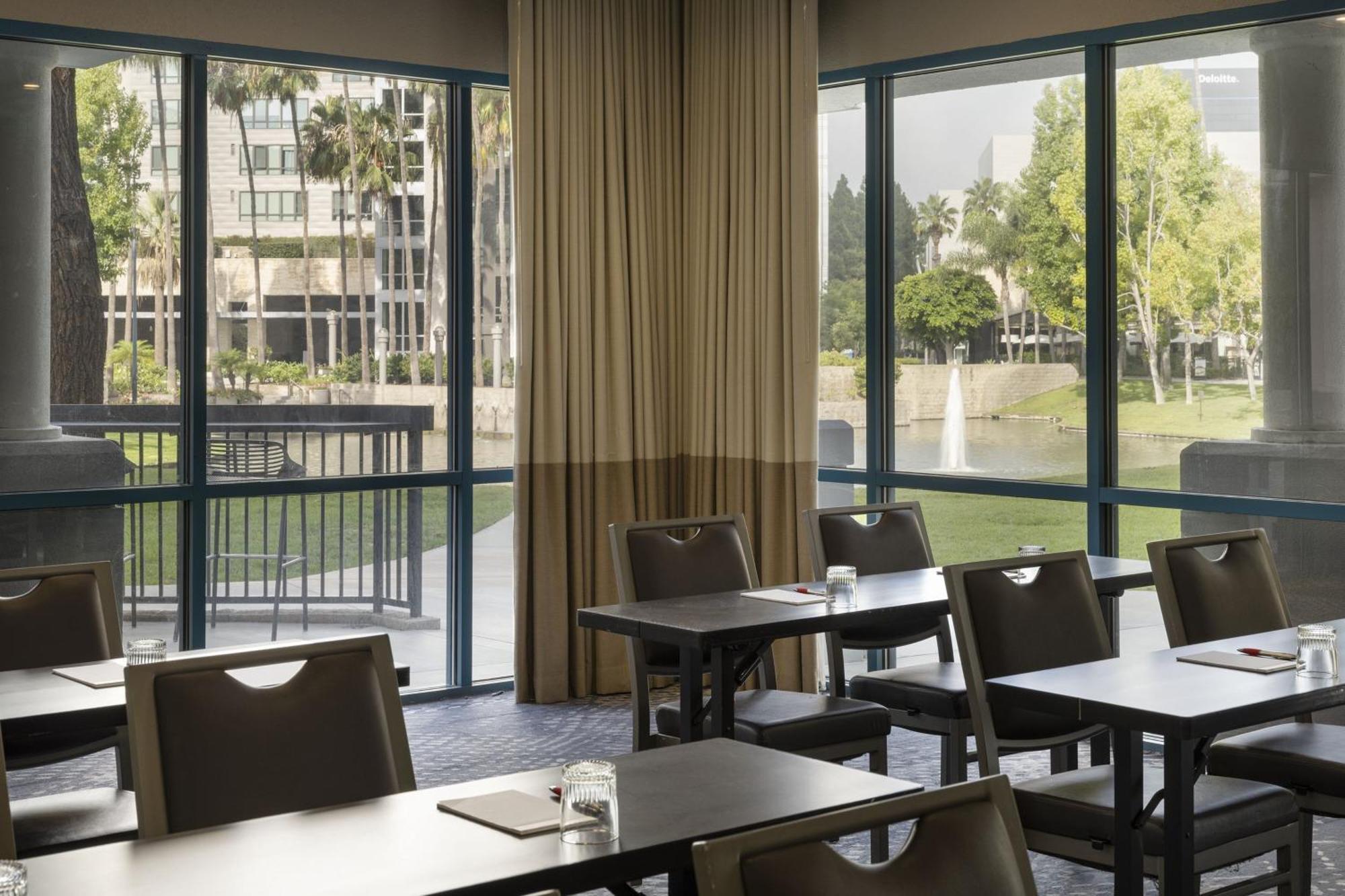 Costa Mesa Marriott Hotell Exteriör bild