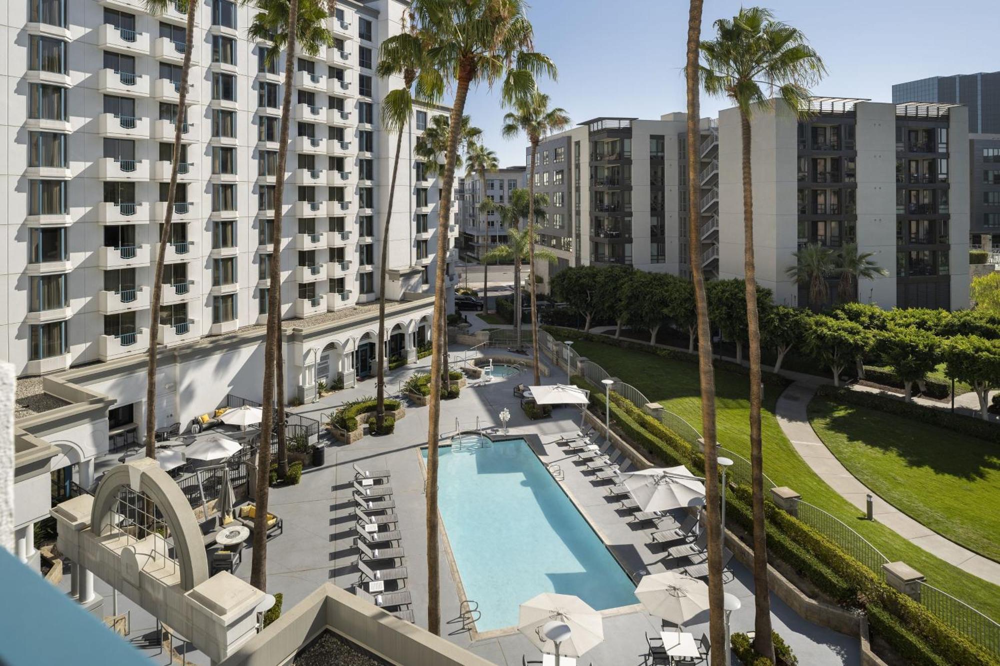 Costa Mesa Marriott Hotell Exteriör bild