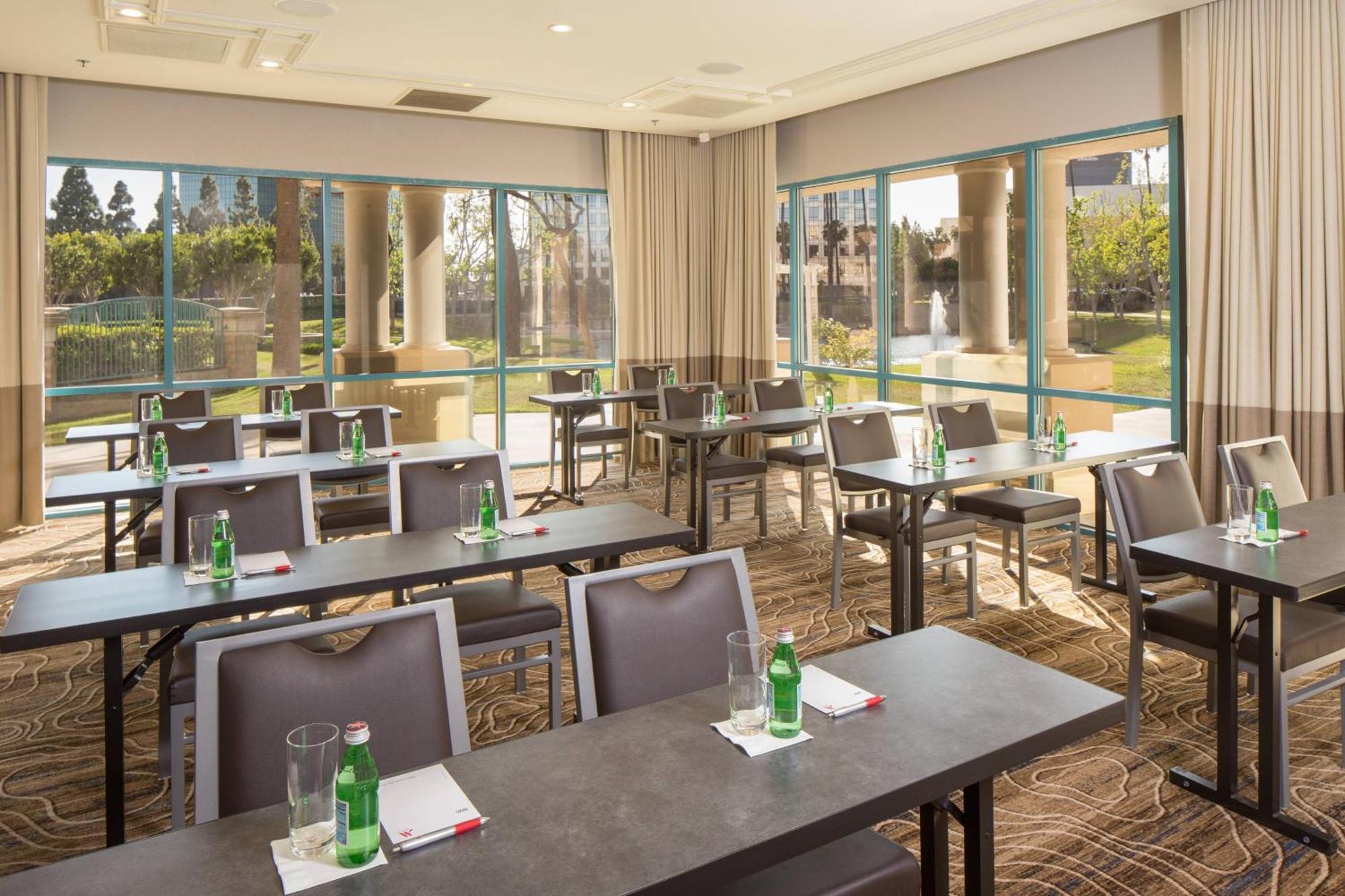 Costa Mesa Marriott Hotell Exteriör bild