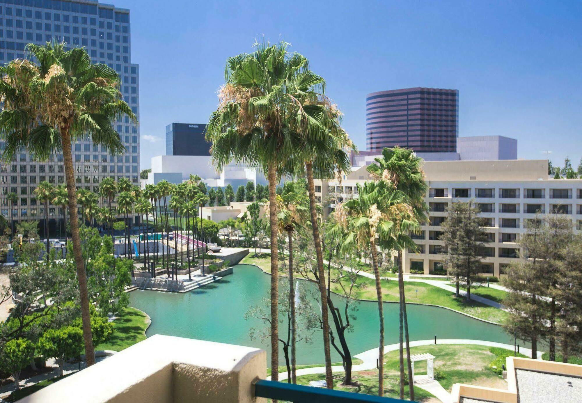 Costa Mesa Marriott Hotell Exteriör bild