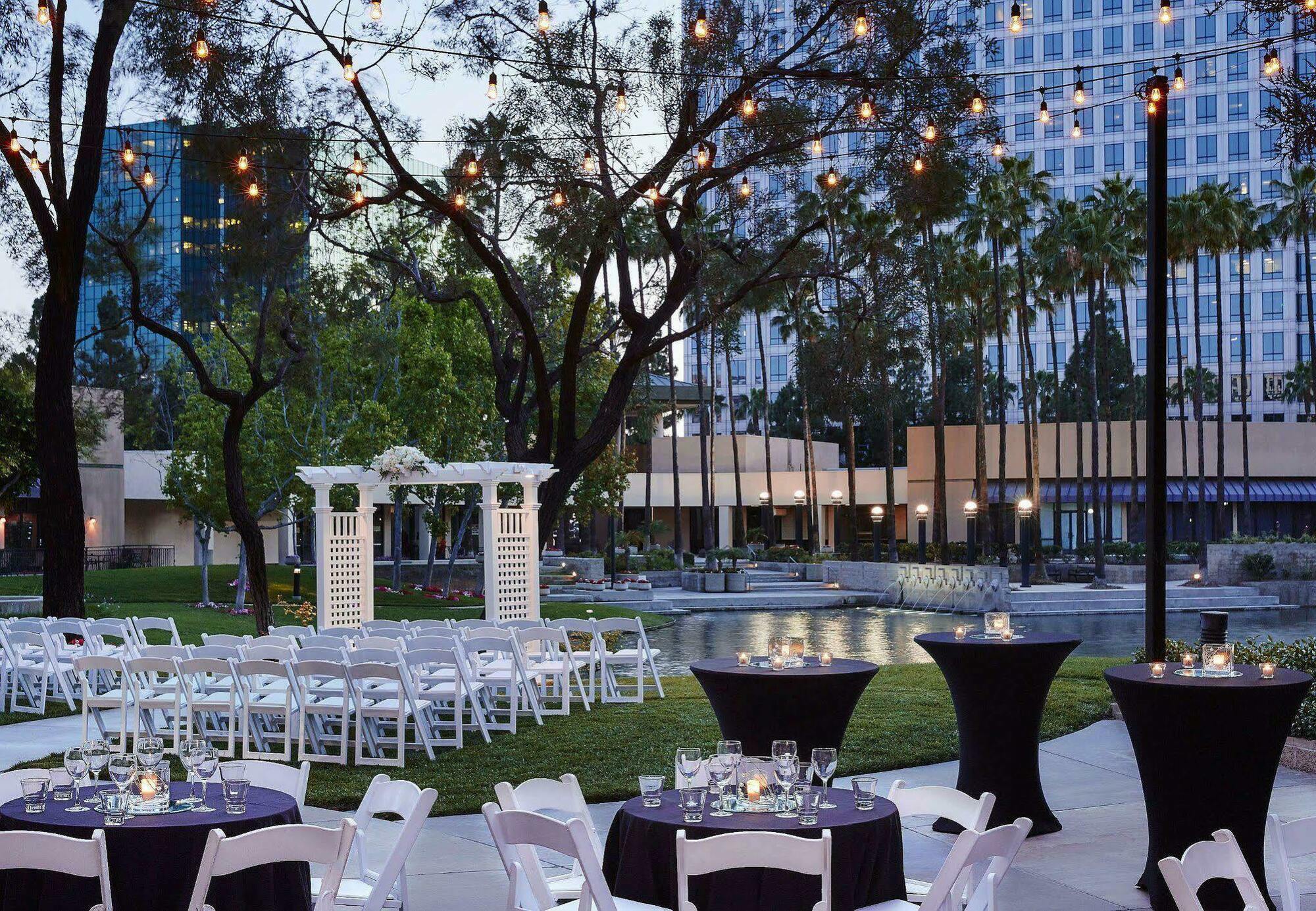 Costa Mesa Marriott Hotell Exteriör bild